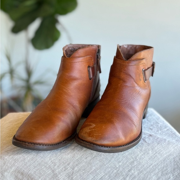 Ugg Barnett Ankle Boots - Picture 1 of 7